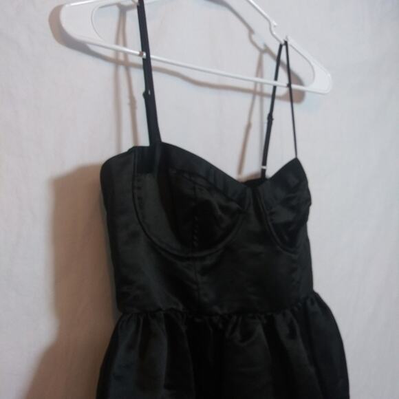 Future Collective Holiday Sweetheart Bubble Satin Midi Dress Black Classic Sz S - Picture 4 of 11
